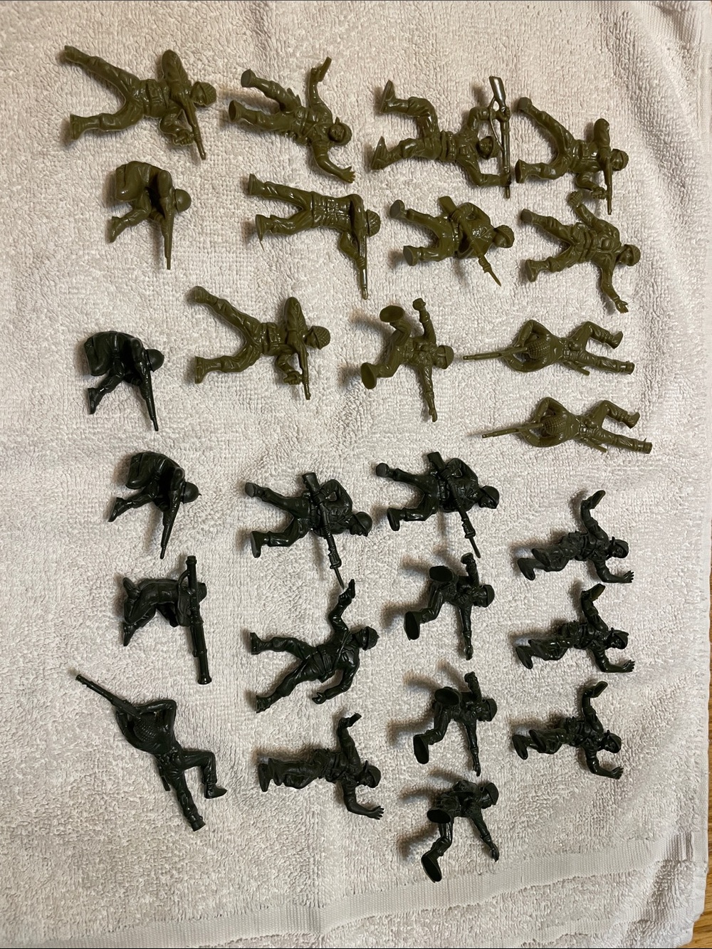 Classic Green and Olive Toy Soldier Set - Kids Toys